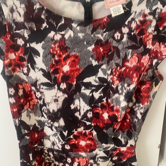 Floral aLove..Ady short dress and cap sleeve - Picture 5 of 5